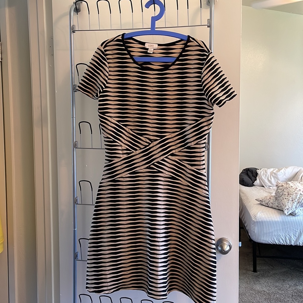 Loft dress brown and black pattern
